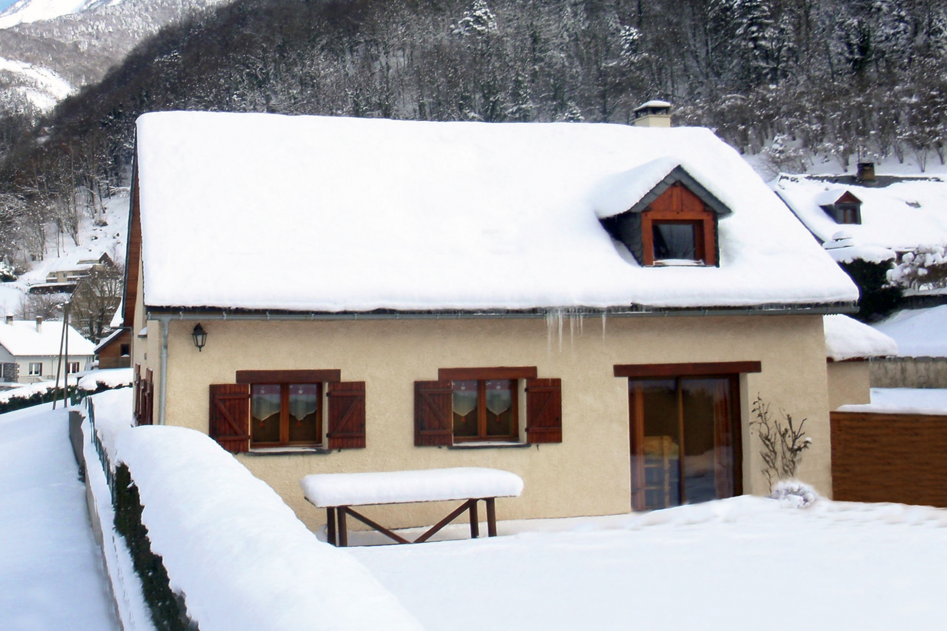 Gîte balnéo Le Patou en hiver - Chalet pour 10 personnes