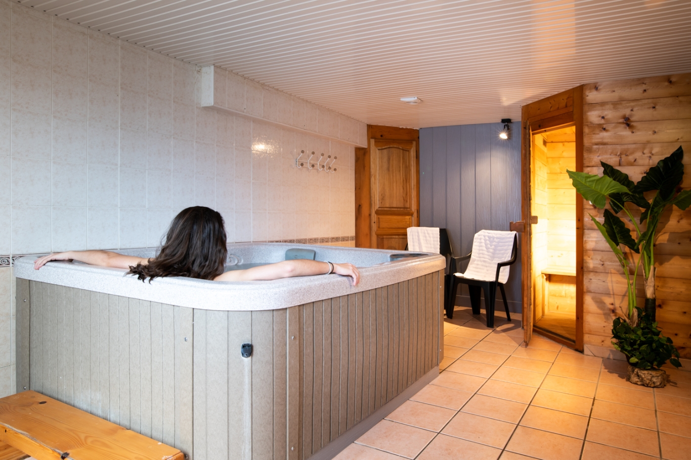 G&icirc;te Le Patou - Espace baln&eacute;o avec jacuzzi et sauna