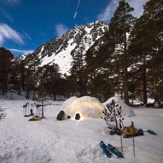 Profitez des activités hivernales disponibles près de nos chalets (ski, raquettes, luge, patinoire)