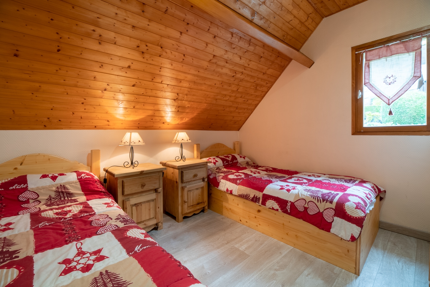 Chalet du Petit Ours Brun - Chambre avec 2 lits en 90