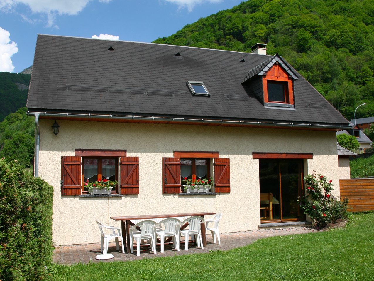 Gîte balnéo Le Patou en été - Chalet pour 10 personnes